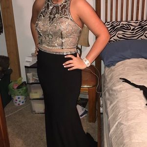 size medium beautiful prom dress